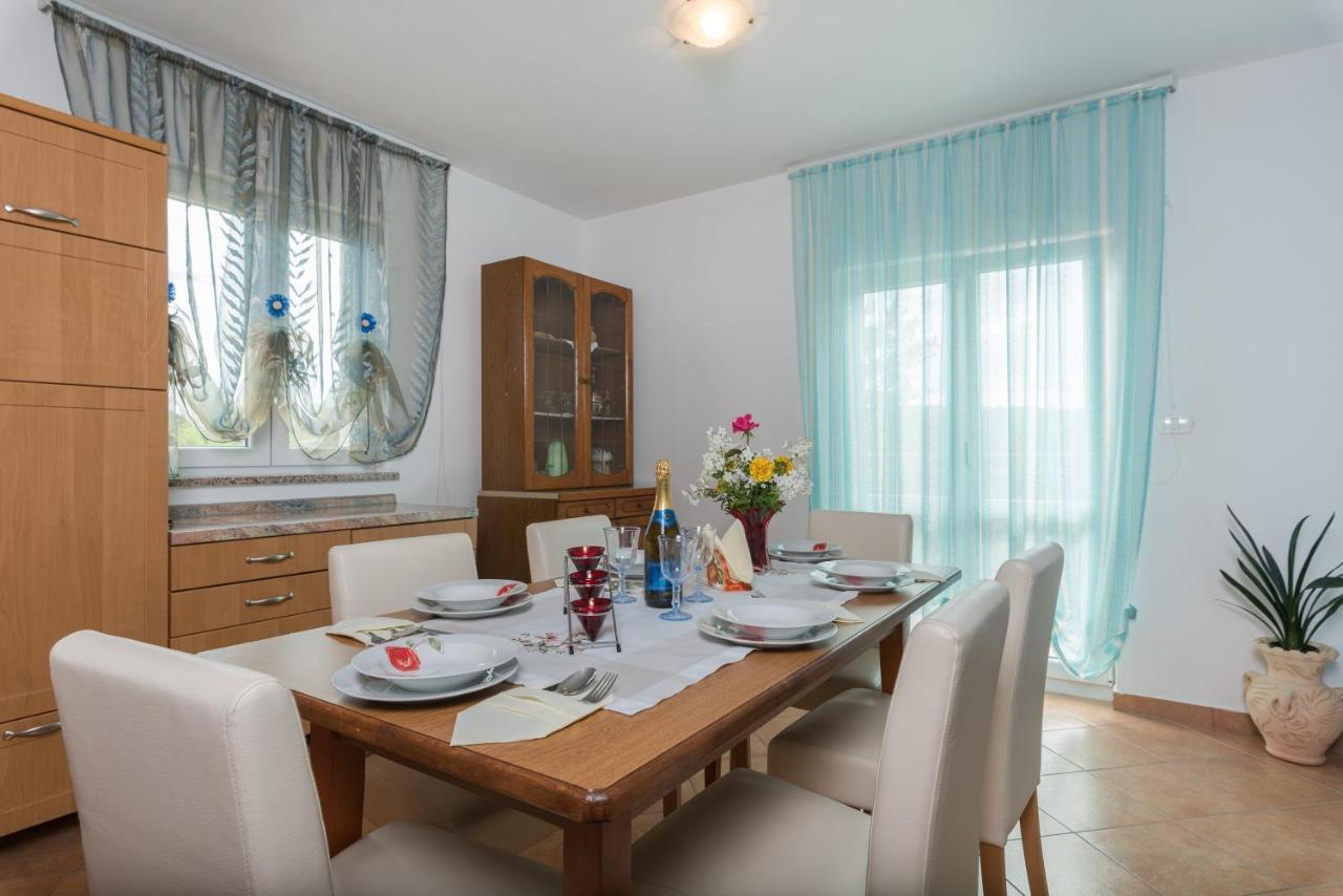 Holiday Home Viola Лабин Екстериор снимка